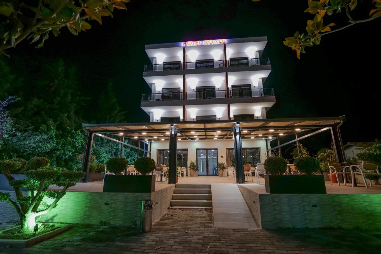 Hotel Roalb Radhimë Buitenkant foto