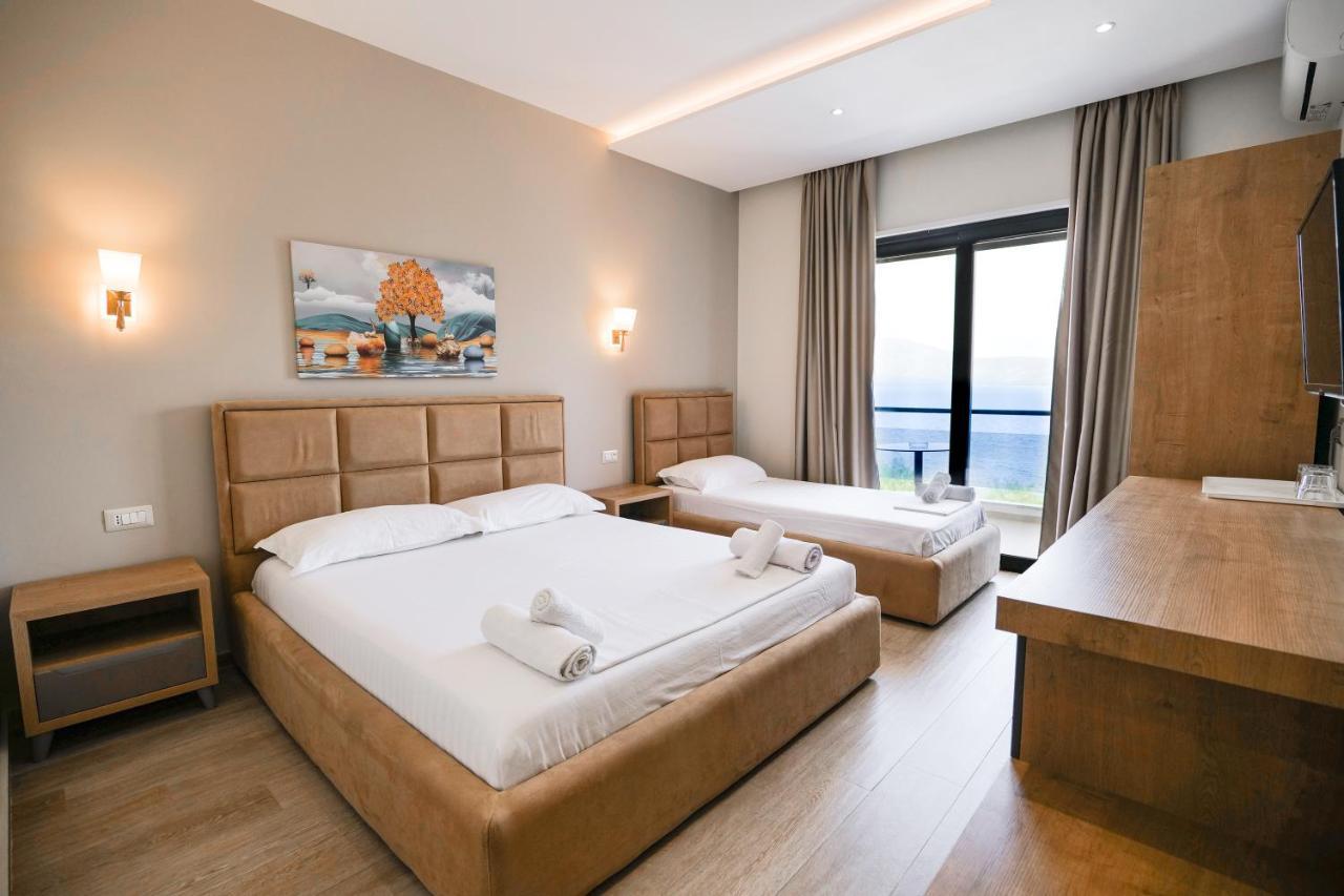 Hotel Roalb Radhimë Buitenkant foto
