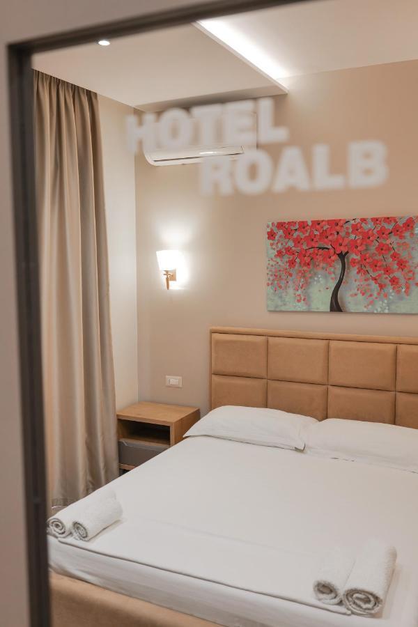 Hotel Roalb Radhimë Buitenkant foto