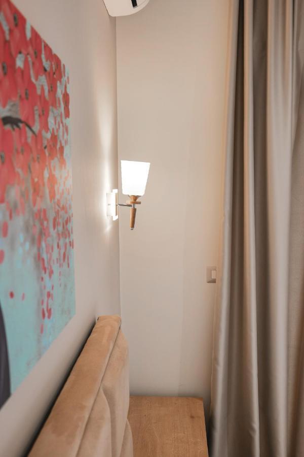 Hotel Roalb Radhimë Buitenkant foto